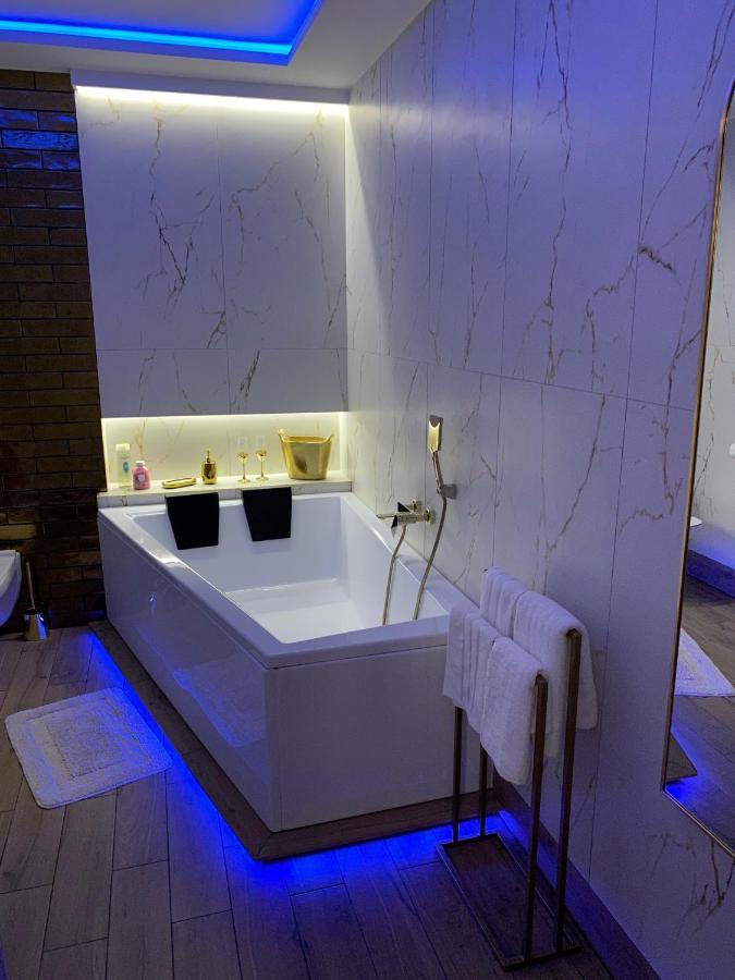 Apartament "Love" Centrum Z Duza Wanna Dla Dwojga เนียซนอ ภายนอก รูปภาพ