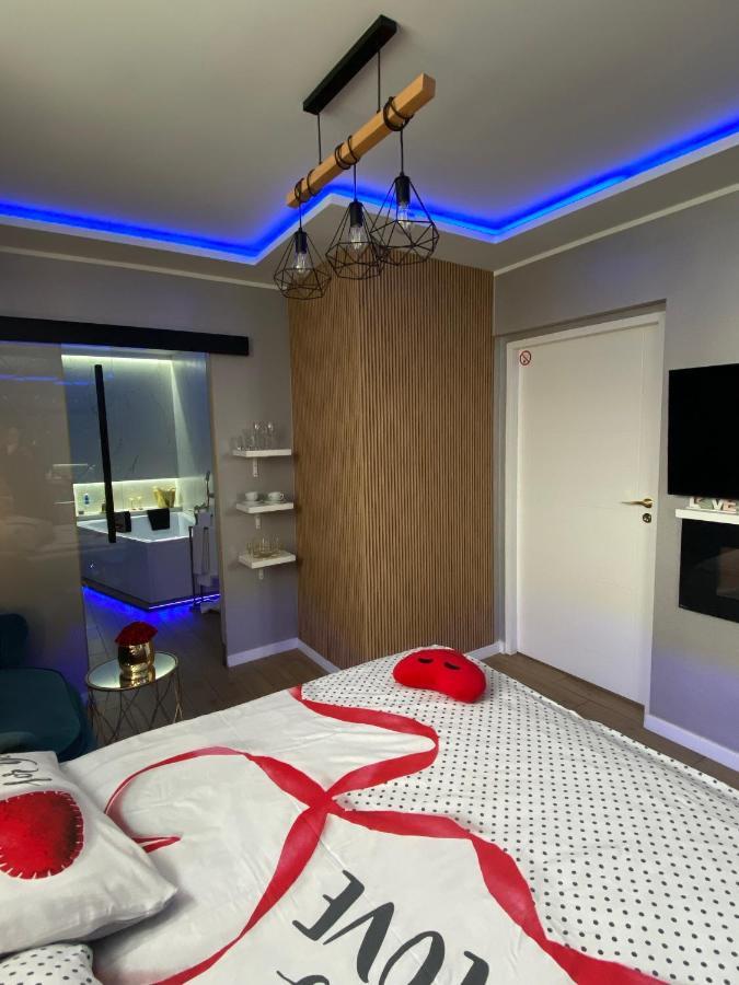Apartament "Love" Centrum Z Duza Wanna Dla Dwojga เนียซนอ ภายนอก รูปภาพ